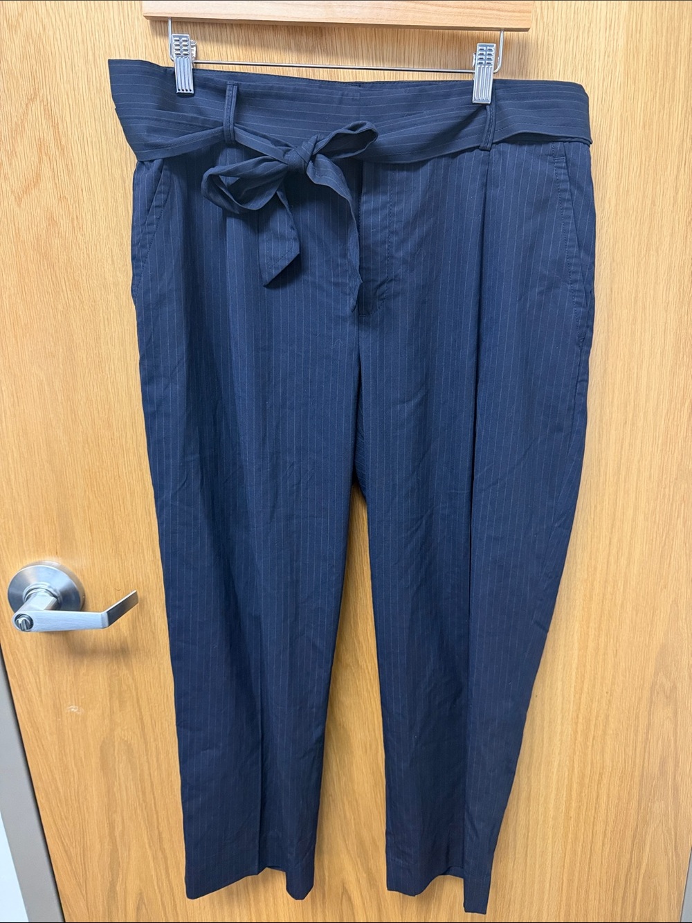 Banana Republic Avery Navy Pinstripe Tie-Waist Pleated Preppy Trousers Size 14